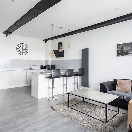 Luxury Mills With Jacuzzi Bath In Lägenhet Bradford (West Yorkshire)