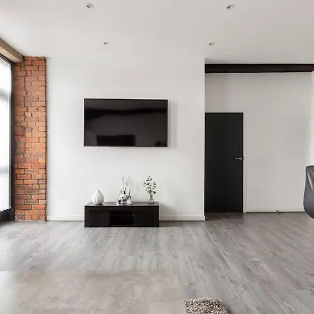 Luxury Mills With Jacuzzi Bath In * Bradford (West Yorkshire)