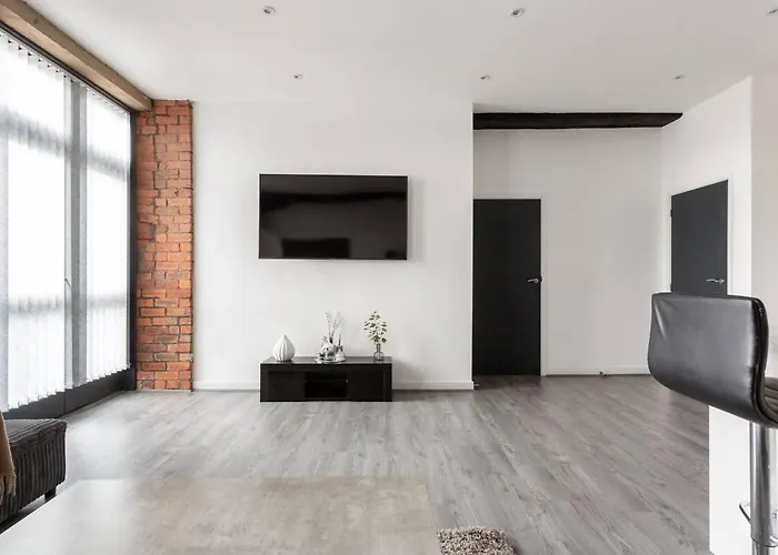 Luxury Mills With Jacuzzi Bath In * Bradford (West Yorkshire)