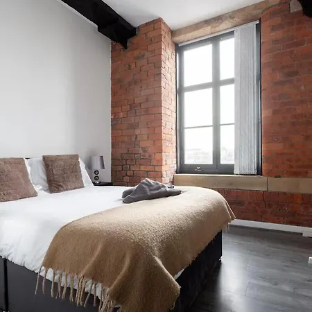 Luxury Mills With Jacuzzi Bath In Apartamento